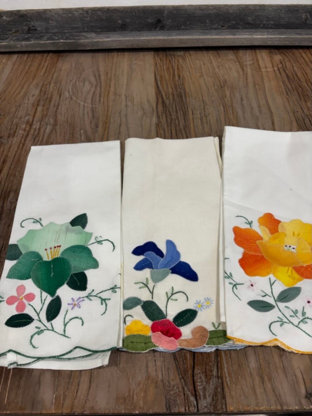 Set of 3 Vintage Floral Applique Kitchen Imperial Elegance Towels Cottage Cotton